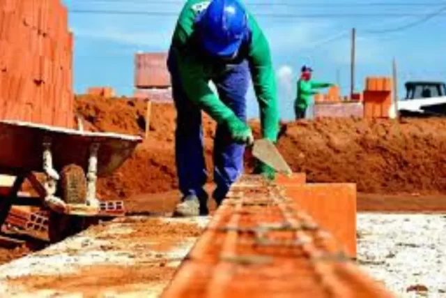 Servente na Construção Civil